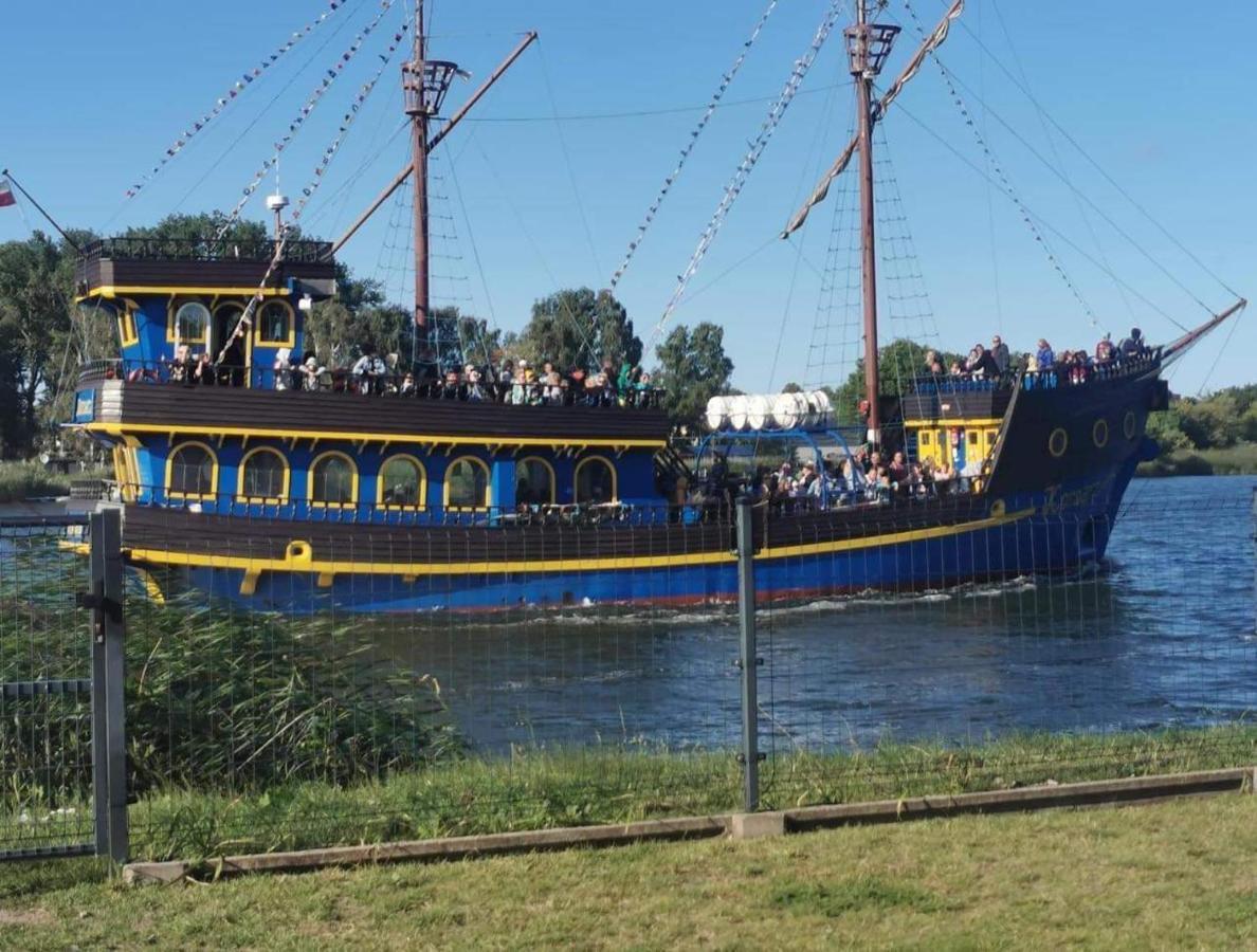 Willa Aura Mare Dziwnów Exteriör bild
