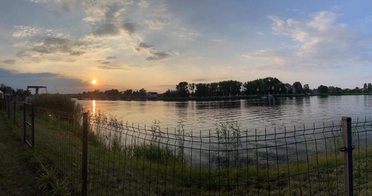 Willa Aura Mare Dziwnów Exteriör bild